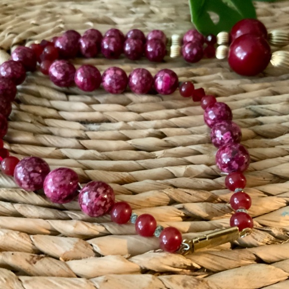 HANDMADE VINTAGE PENDANT STATEMENT NECKLACE Filagree Garnet Crystal Stone Beads - Picture 6 of 11